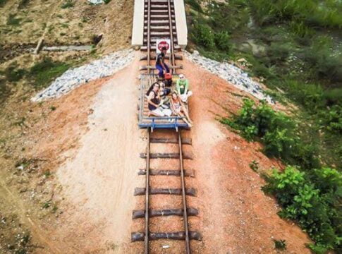 បាត់ដំបង​៖ ជីវិតការងារ​របស់អ្នកបើក​ឡូរី​នៅ​ស្ទឹង​អូរ​ដំបង