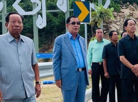 សម្តេចតេជោ ហ៊ុន សែន ពោលថា «ខ្មែរអាចធ្វើបាន» ពេលចុះពិនិត្យសមិទ្ធផលហេដ្ឋារចនាសម្ព័ន្ធនានា នៅខេត្តព្រះសីហនុ