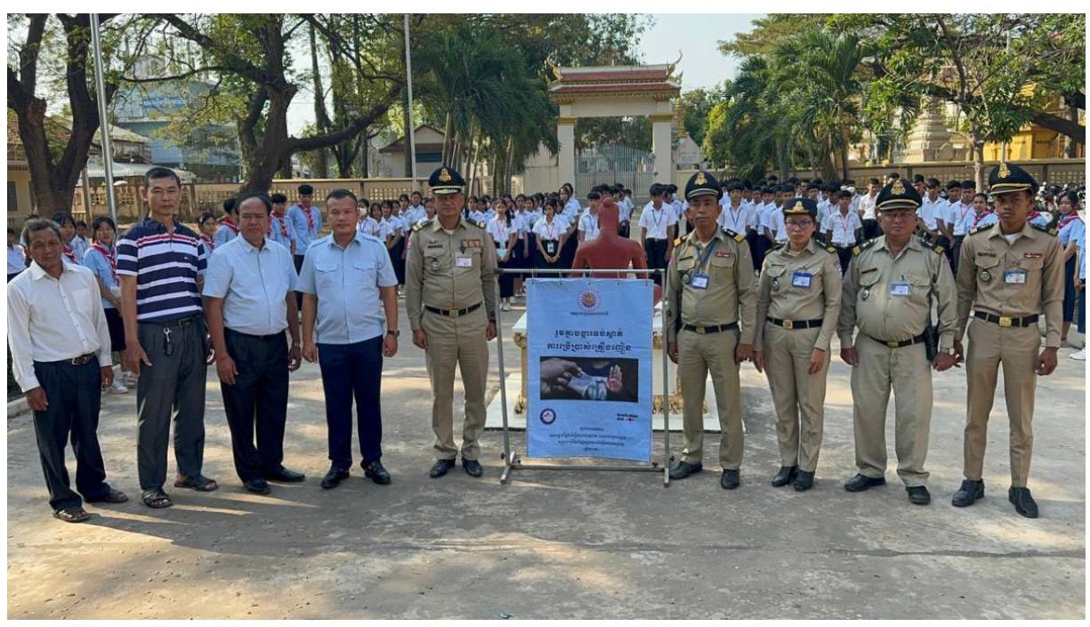 អាជ្ញាធរខណ្ឌច្បារអំពៅ ចុះបញ្ច្រាបការយល់ដឹង ដល់សិស្សា នុសិស្ស វិទ្យាល័យព្រែកថ្មី ពីផលវិបាកនៃគ្រឿងញៀន