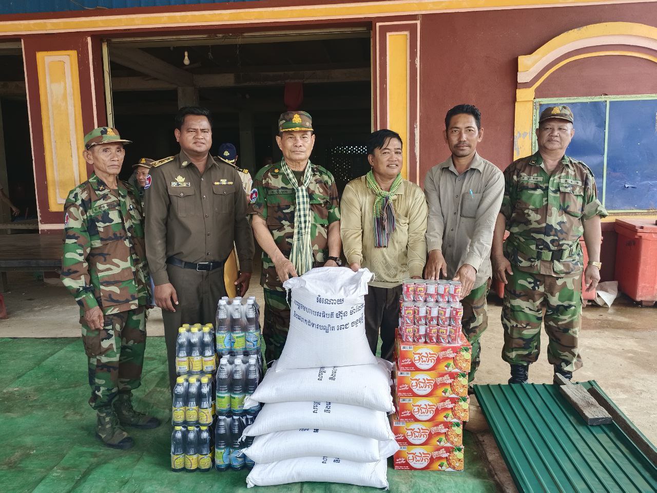 មេបញ្ជាការតំបន់ប្រតិបត្តិការសឹករងកំពង់ឆ្នាំង ចុះផ្សព្វផ្សាយអប់រំដល់ប្រជាពលរដ្ឋដែលនេសាទខុស             
