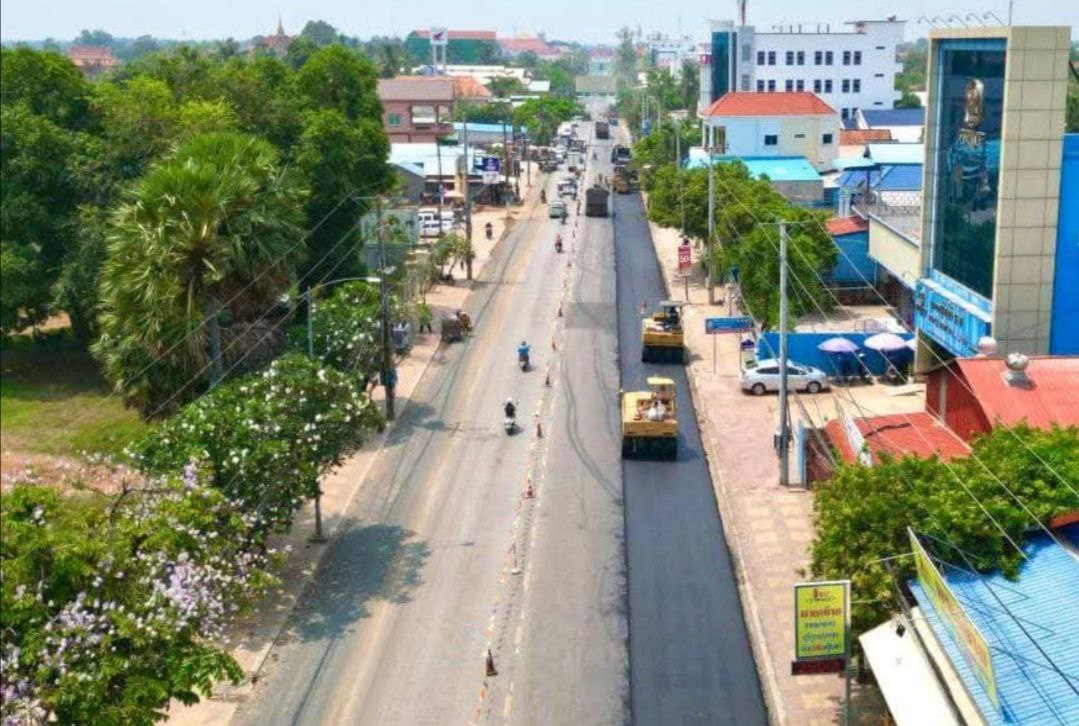 គម្រោងថែទាំខួបកំណត់ផ្លូវជាតិលេខ ៥ ប្រើប្រាស់​ថវិកា រាជរដ្ឋាភិបាលកម្ពុជា នៅក្នុងសង្កាត់កំពង់ឆ្នាំង ក្រុងកំពង់​ឆ្នាំង កំពុងដំណើរសាងសង់
