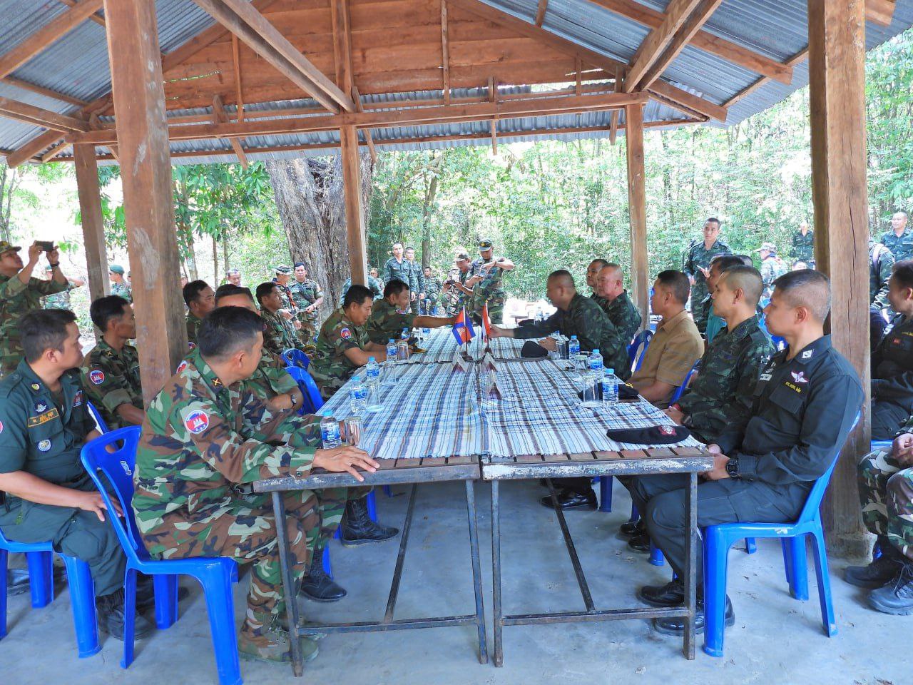 កងកម្លាំងប្រដាប់អាវុធកម្ពុជា និងថៃ ប្តេជ្ញាបន្តរួមគ្នា រក្សាការពារព្រំដែនឱ្យមានសុខសុវត្តិភាព តាមរយៈការដោះស្រាយបញ្ហាដែលកើតមាន
