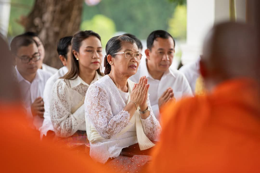សម្តេចកិត្តិសង្គហបណ្ឌិត ម៉ែន សំអន អញ្ជើញប្រារព្ធពិធីបុណ្យវិសាខបូជា ជាមួយបងប្អូនប្រជាពលរដ្ឋឃុំកោះពីរ ស្រុកក្រូចឆ្មា ខេត្តត្បូងឃ្មុំ