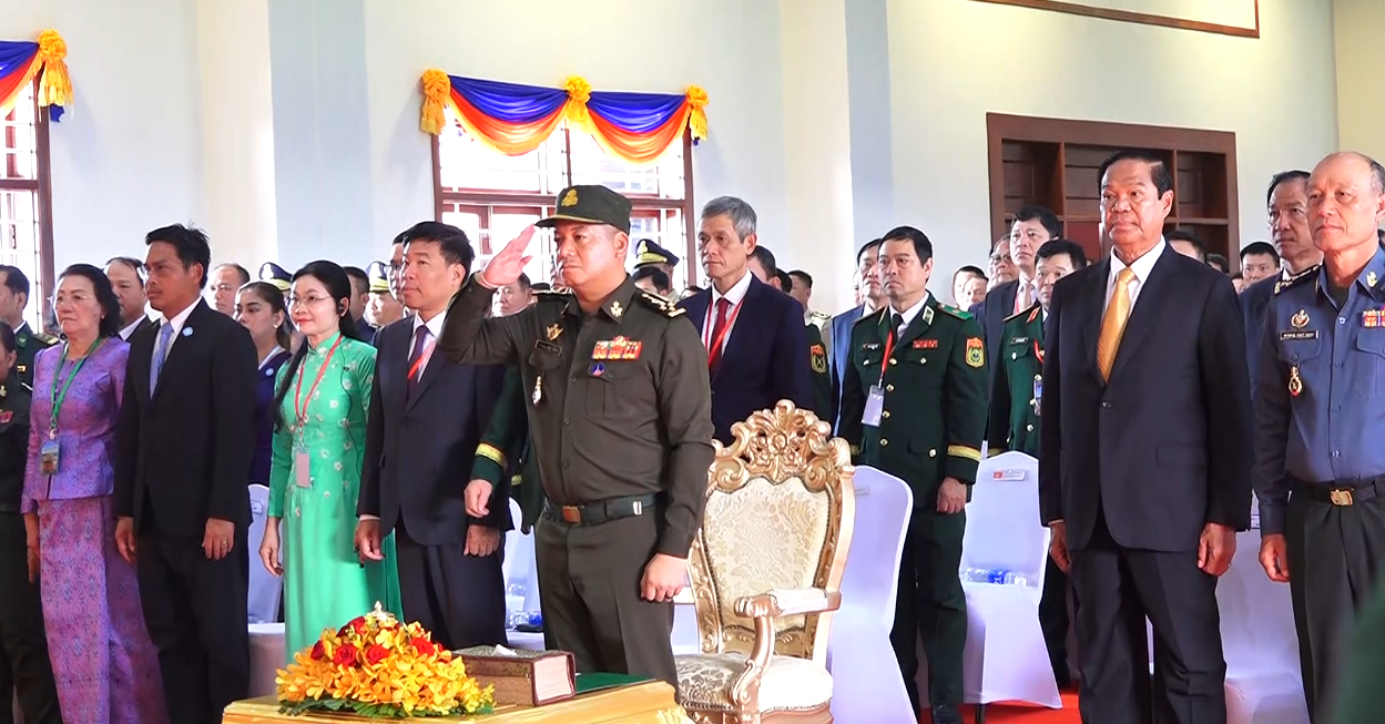 រដ្ឋមន្ត្រីការពារជាតិបន្តច្រានចោលការចោទប្រកាន់របស់ថៃ ដែលថា កម្ពុជា ផ្ទុះអាវុធមុន ខណៈទាហានកម្ពុជាស្លាប់ ក្នុងរូបភាពមួយមិនទាន់ទាំងស្លៀកពាក់ផង