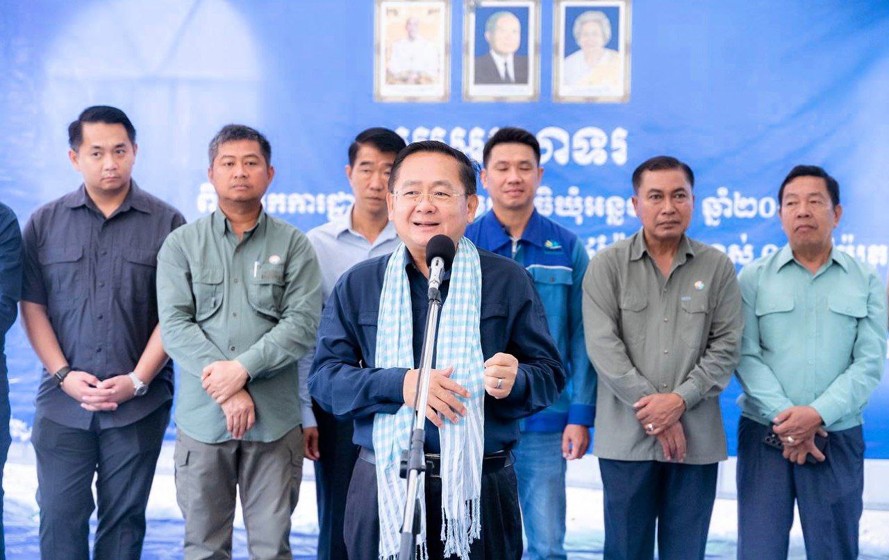 អភិបាលខេត្តបាត់ដំបងណែនាំដល់អាជ្ញាធរនិងមេឃុំត្រូវរឹតបន្តឹងការគ្រប់គ្រងដីចំណីផ្លូវ