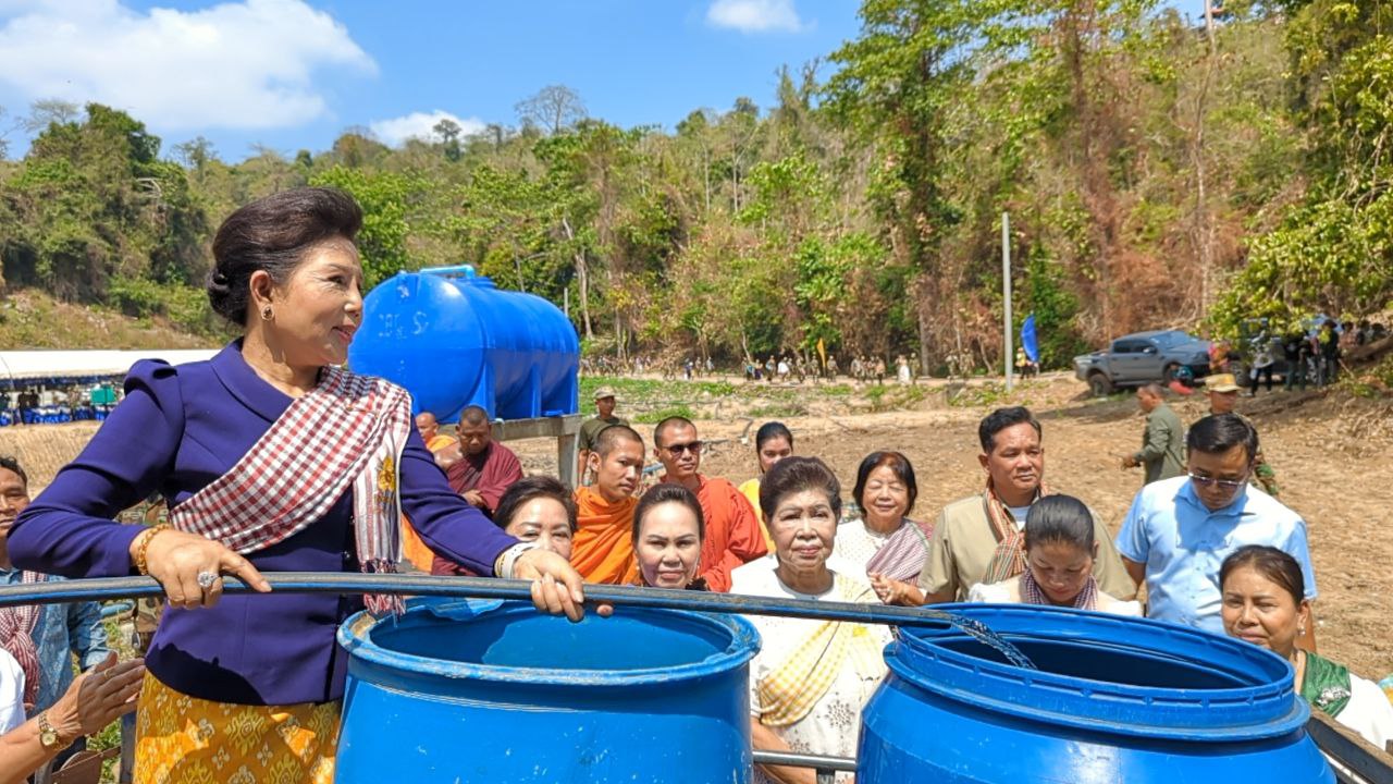 ប្រជាពលរដ្ឋ និងកងទ័ពរីករាយ ទទួលបានទឹកប្រើប្រាស់បរិបូណ៌គ្រប់រដូវកាល ពីការការស្ដារអាងធម្មជាតិ និងការកសាងអាងទឹក