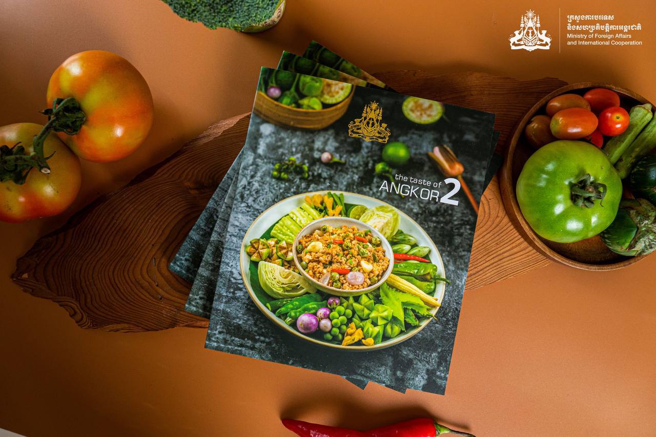 សៀវភៅម្ហូបកេរដំណែលស្នាដៃម្ហូបខ្មែរ ភាគ២ ទទួលបាន «ពានរង្វាន់ពិសេសរបស់គណៈវិនិច្ឆ័យ»