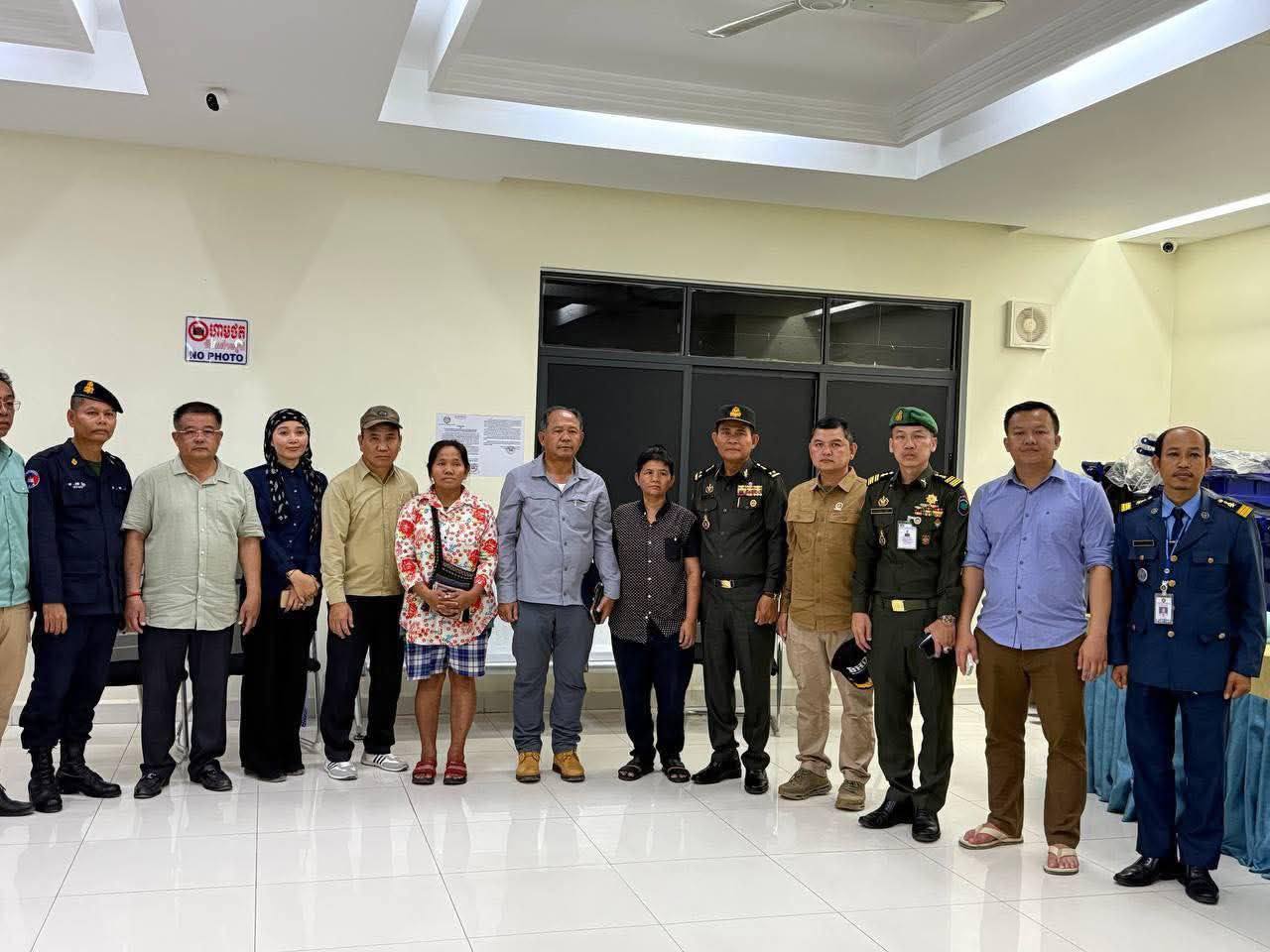 ស្រ្តីខ្មែរ ២នាក់ ដែលទាហានថៃ ឃាត់ខ្លួន ត្រូវបានដោះលែងវិញហើយ ក្រោមការសម្របសម្រួលរបស់អភិបាលខេត្តបន្ទាយមានជ័យ និងអគ្គកុងស៊ុលកម្ពុជាប្រចាំខេត្តស្រះកែវ