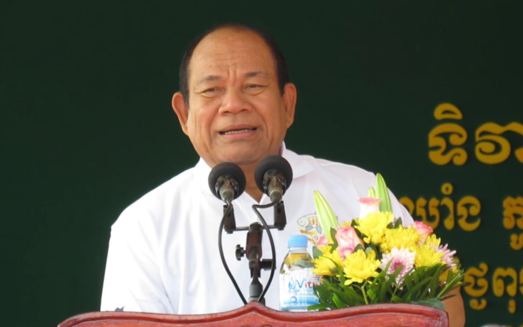 រដ្ឋបាលខេត្តកំពង់ឆ្នាំងលែងមេពូជត្រីនិងកូនត្រីចម្រុះជាង៥ ម៉ឺនក្បាល​ចូលបឹង​ឈ្វាំងសែនជ័យ
