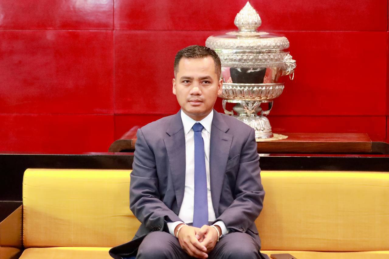 ឯកឧត្តមអភិសន្តិបណ្ឌិត ស សុខា អញ្ជើញដឹកនាំគណៈប្រតិភូជាន់ខ្ពស់ក្រសួងមហាផ្ទៃកម្ពុជា បំពេញទស្សនកិច្ចការងារនៅសាធារណរដ្ឋសិង្ហបុរី