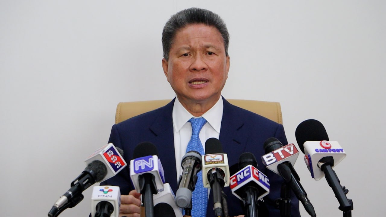 សារព័ត៌មាន Reuters ៖ ឯកឧត្តម ស៊ុន ចាន់ថុល ថ្លែងថា អត្រាពន្ធរបស់អាមេរិក ១៩% អាចជួយទប់ស្កាត់វិស័យកាត់ដេរសម្លៀកបំពាក់ និងស្បែកជើងកម្ពុជាដួលរលំ