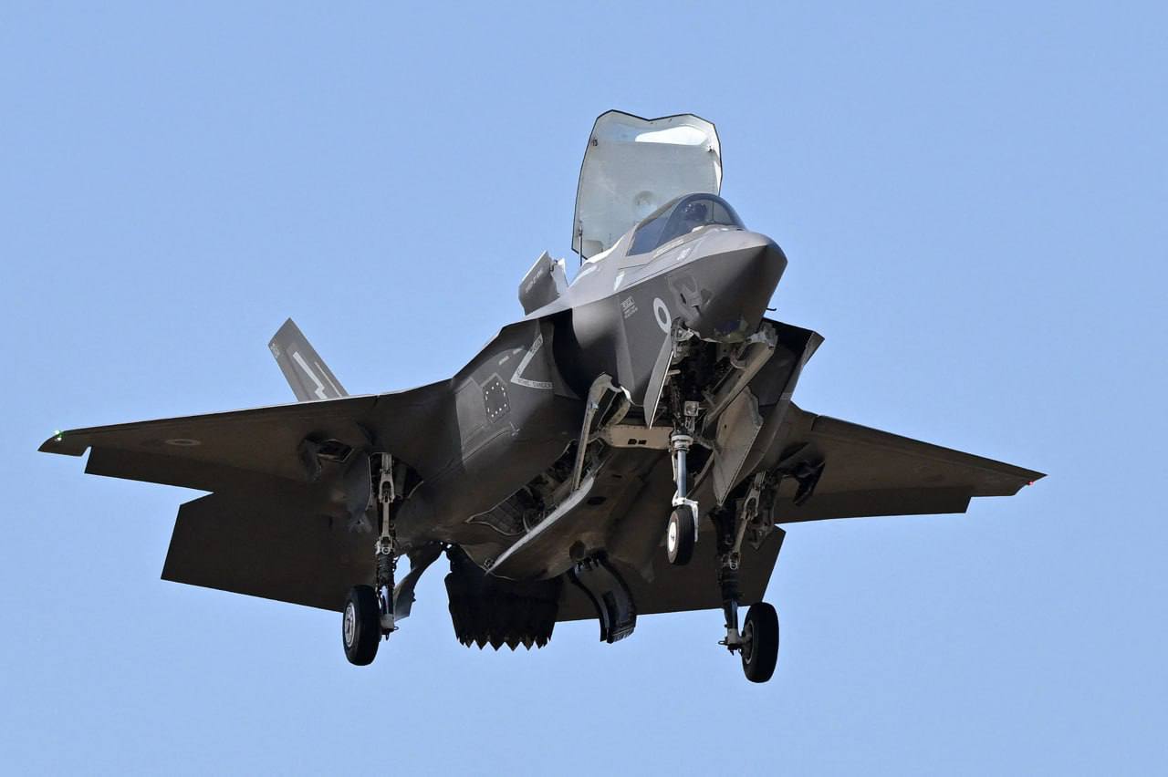 ធ្លាក់យន្តហោះចម្បាំង F-35 តម្លៃ ១០០លានដុល្លាររបស់កងទ័ពជើងទឹកអាមេរិក