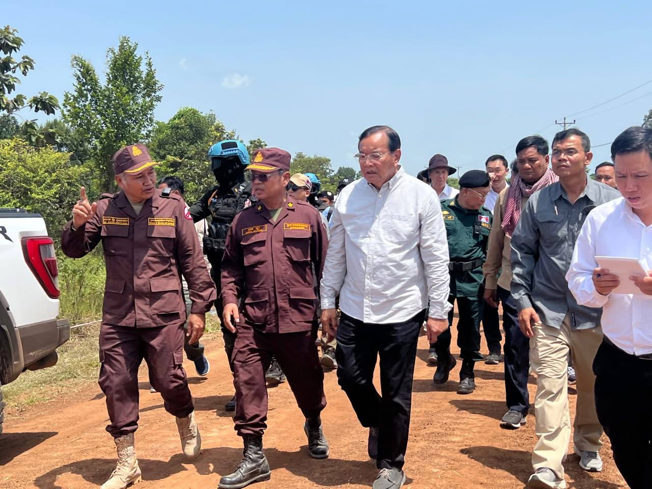 រដ្ឋមន្រ្តីការបរទេសកម្ពុជា នាំអង្គទូត និងអង្គការអន្តរជាតិចំនួនបួន ចុះមើលផលប៉ះពាល់ពីការប៉ះទង្គិចរវាងកម្ពុជា-ថៃ