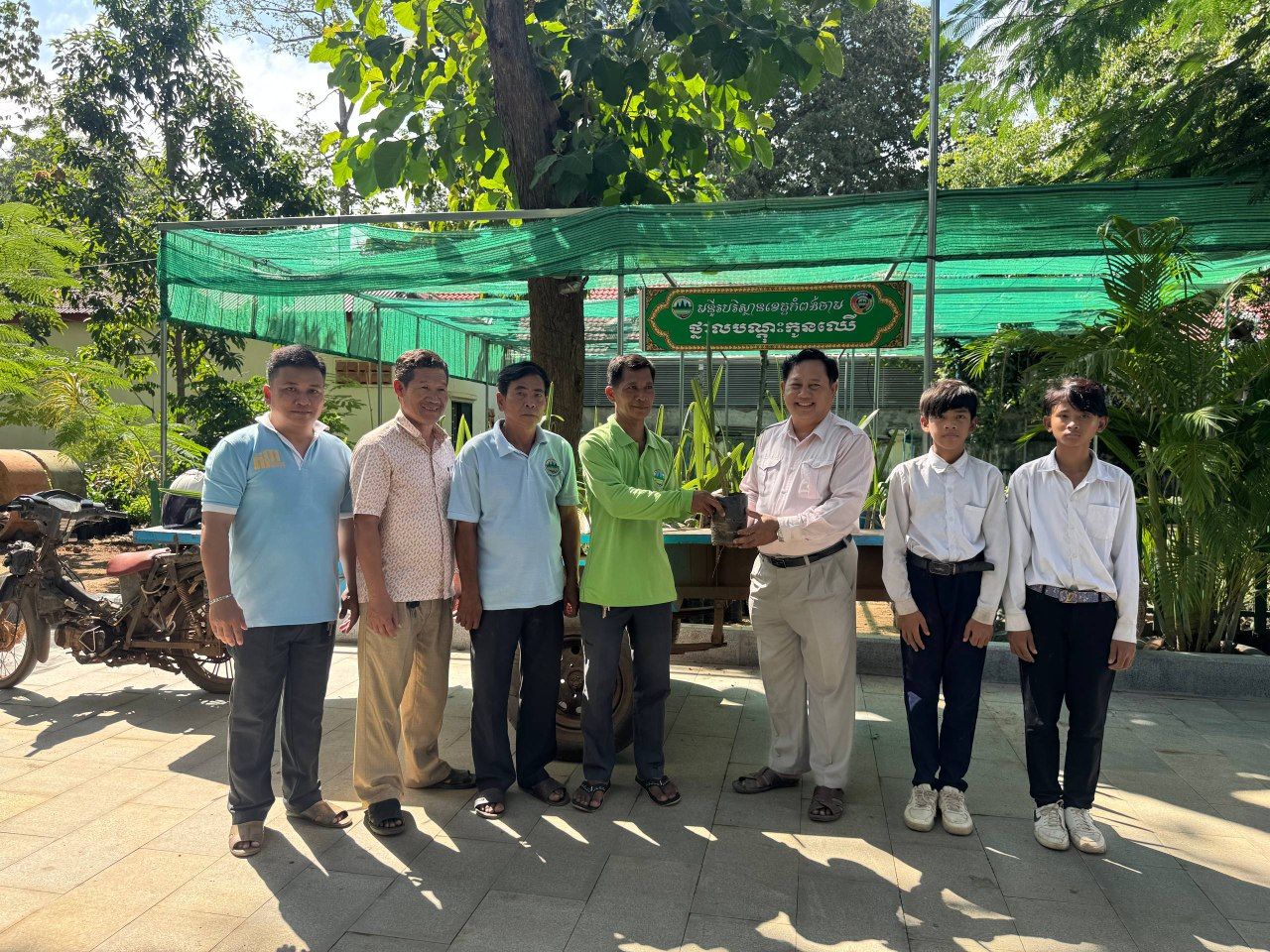 អ្នកនាំពាក្យ៖ ក្រសួងបរិស្ថានសម្រេចមិនរៀបចំពិព័រណ៍«ពន្លកបៃតង» ប៉ុន្តែយុទ្ធនាការចែកកូនឈើ់ នឹងធ្វើឡើងនៅតាមមន្ទីរបរិស្ថាន និងថ្នាលបណ្តុះកូនឈើនៅទូទាំងប្រទេស