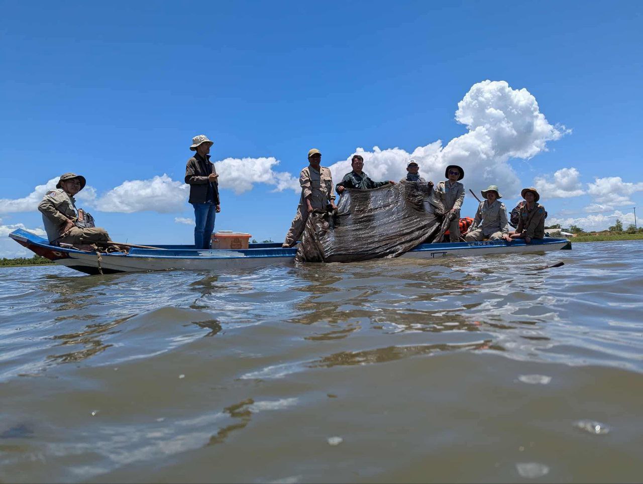 រដូវបិទនេសាទ ខណ្ឌរដ្ឋបាលជលផលកំពង់ចាម ចុះទប់ស្កាត់ និងបង្ក្រាបបទល្មើសជលផលនៅស្រុកជើងព្រៃ