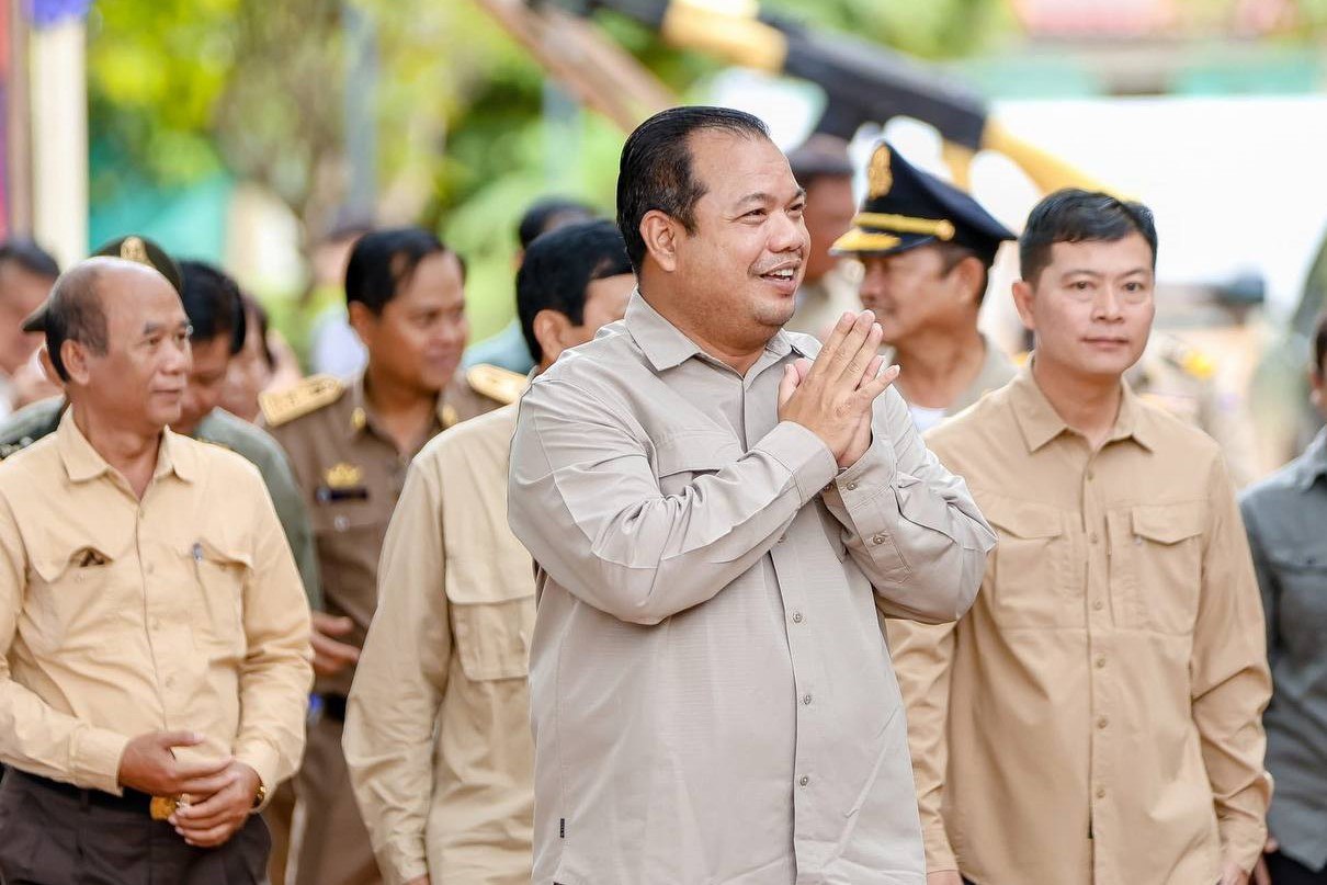 ប្រមុខរាជរដ្ឋាភិបាលផ្តល់អំណោយជូនសមាជិកសមាគមអតីតយុទ្ធជន គ្រួសារអតីតយុទ្ធជន និងគ្រួសារក្រីក្រជិត ៣០០គ្រួសារនៅខេត្តស្ទឹងត្រែង