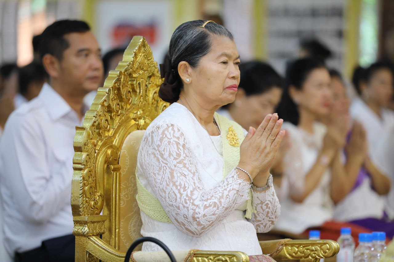 សម្តេចកិត្តិសង្គហបណ្ឌិត ម៉ែន សំអន ប្រារព្ធពិធីបុណ្យទក្ខិណានុប្បទានដើម្បីឧទ្ទិសកុសលជូនចំពោះវិញ្ញាណក្ខន្ធវីវកងទ័ពដែលបានពលីជីវិតក្នុងបុព្វហេតុជាតិ ការពារបូរណភាព