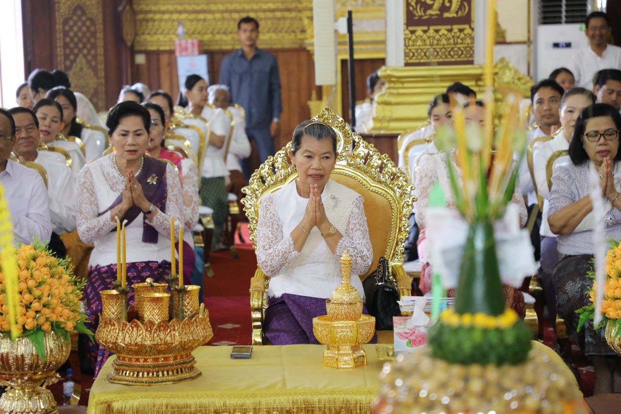 សម្តេចកិត្តិសង្គហបណ្ឌិត ម៉ែន សំអន អញ្ជើញចូលរួមវេនកាន់បិណ្ឌទី២ នៅវត្តបុទុមវតី