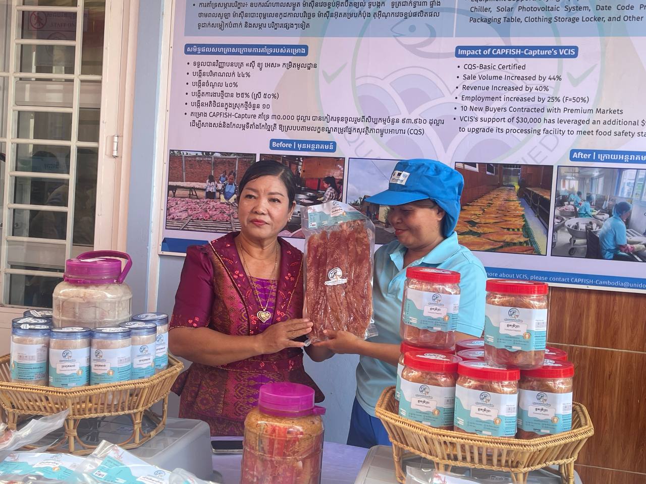 សិប្បកម្មកែច្នៃ ត្រីងៀត ផ្អក អ៊ី ពៅ ខេត្តកំពង់ចាម ទទួលបានការផ្គត់ផ្គង់ទាំងវារីវប្បកម្ម ត្រីធម្មជាតិ ខណៈការកែច្នៃត្រី បានជិត ៤ ម៉ឺន គីឡូក្រាមក្នុងមួយឆ្នាំ
