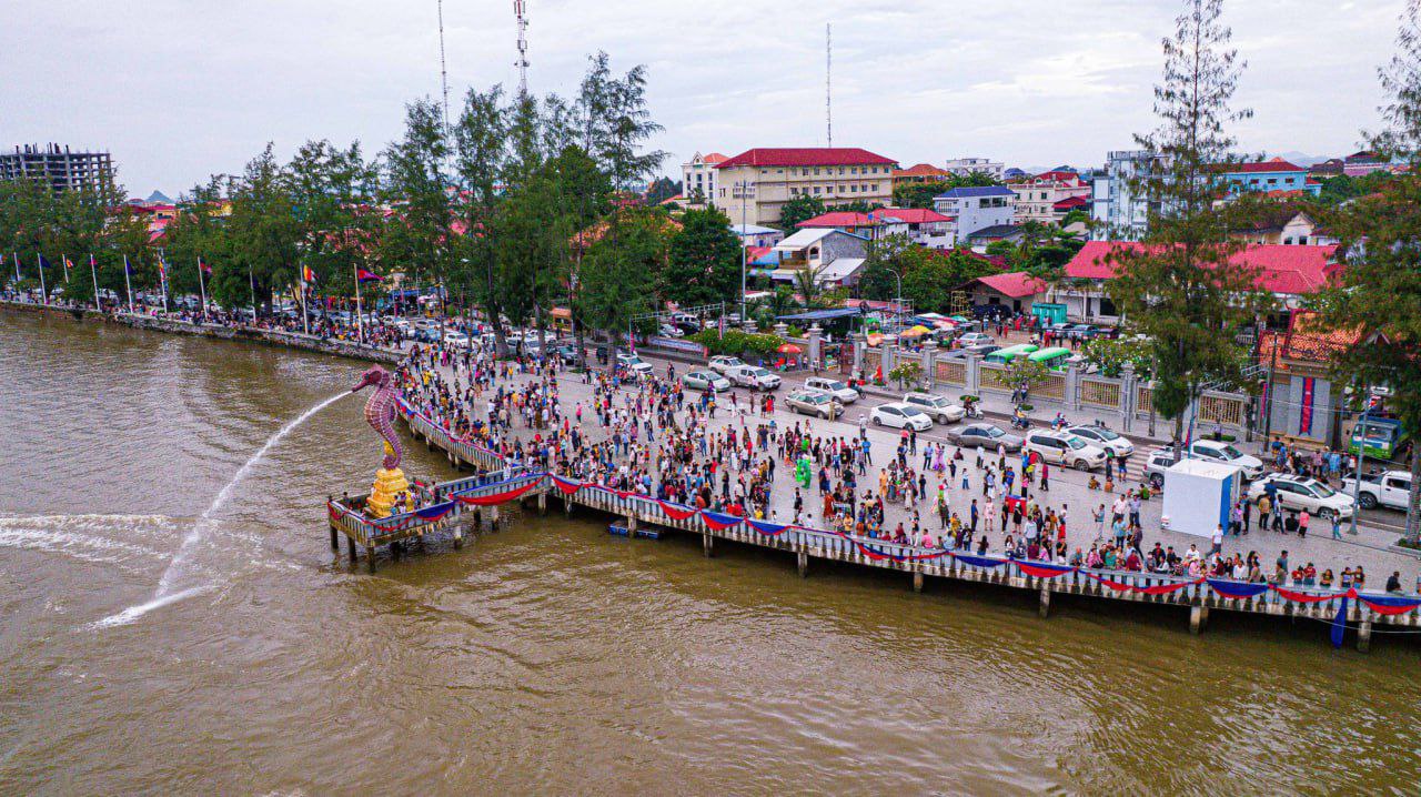 ខេត្តកំពត ទទួលភ្ញៀវទេសចរជិត ១៥ម៉ឺននាក់ ក្នុងឱកាសឈប់សម្រាកពិធី​បុណ្យភ្ជុំបិណ្ឌ