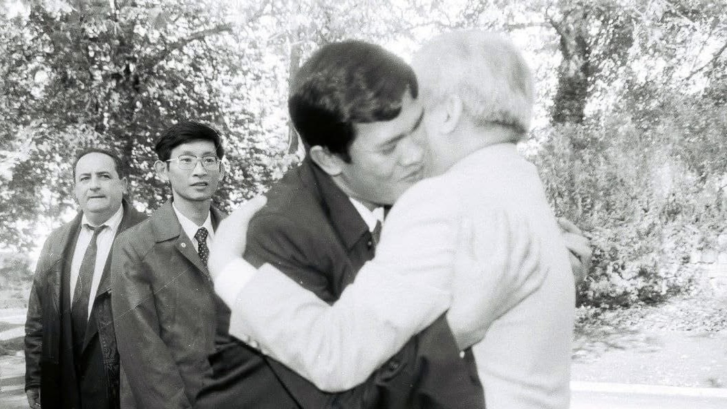 “ជំនួបរវាងសម្តេចព្រះបរមរតនកោដ្ឋ និងសម្តេចតេជោ ហ៊ុន សែន បើកផ្លូវដល់កិច្ចព្រមព្រៀងសន្តិភាពទីក្រុងប៉ារីស”