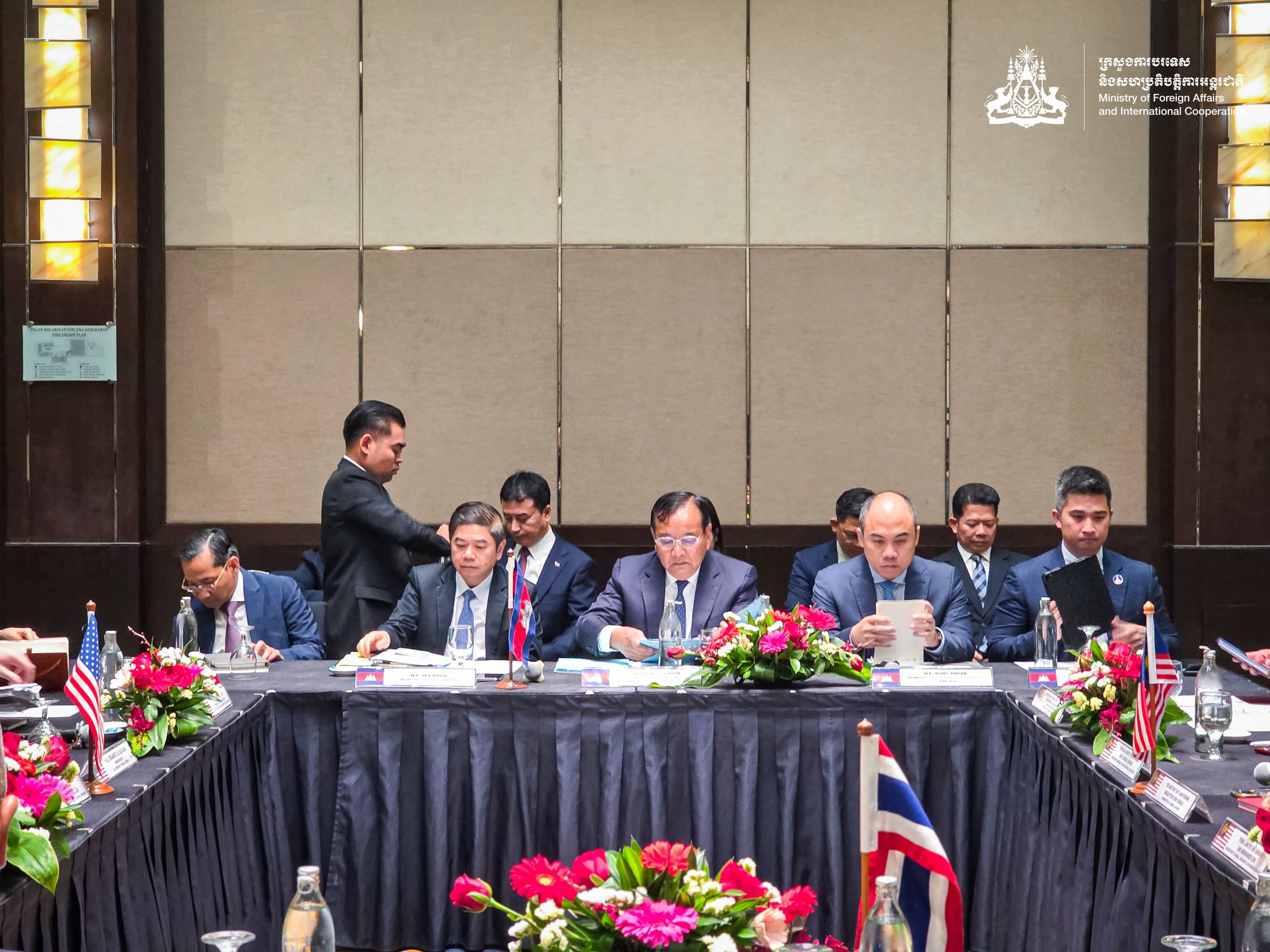 ឧបនាយករដ្ឋមន្ត្រី ប្រាក់ សុខុន រដ្ឋមន្ត្រីការបរទេស កម្ពុជាបានអញ្ជើញចូលរួមកិច្ចប្រជុំចតុភាគី រវាងប្រទេសកម្ពុជា ថៃ ម៉ាឡេស៊ី និងសហរដ្ឋអាមេរិក តាមការអញ្ជើញរបស់ឯកឧត្តម Dato’ Seri Anwar Bin Ibrahim នាយករដ្ឋមន្រ្តី នៃប្រទេសម៉ាឡេស៊ី