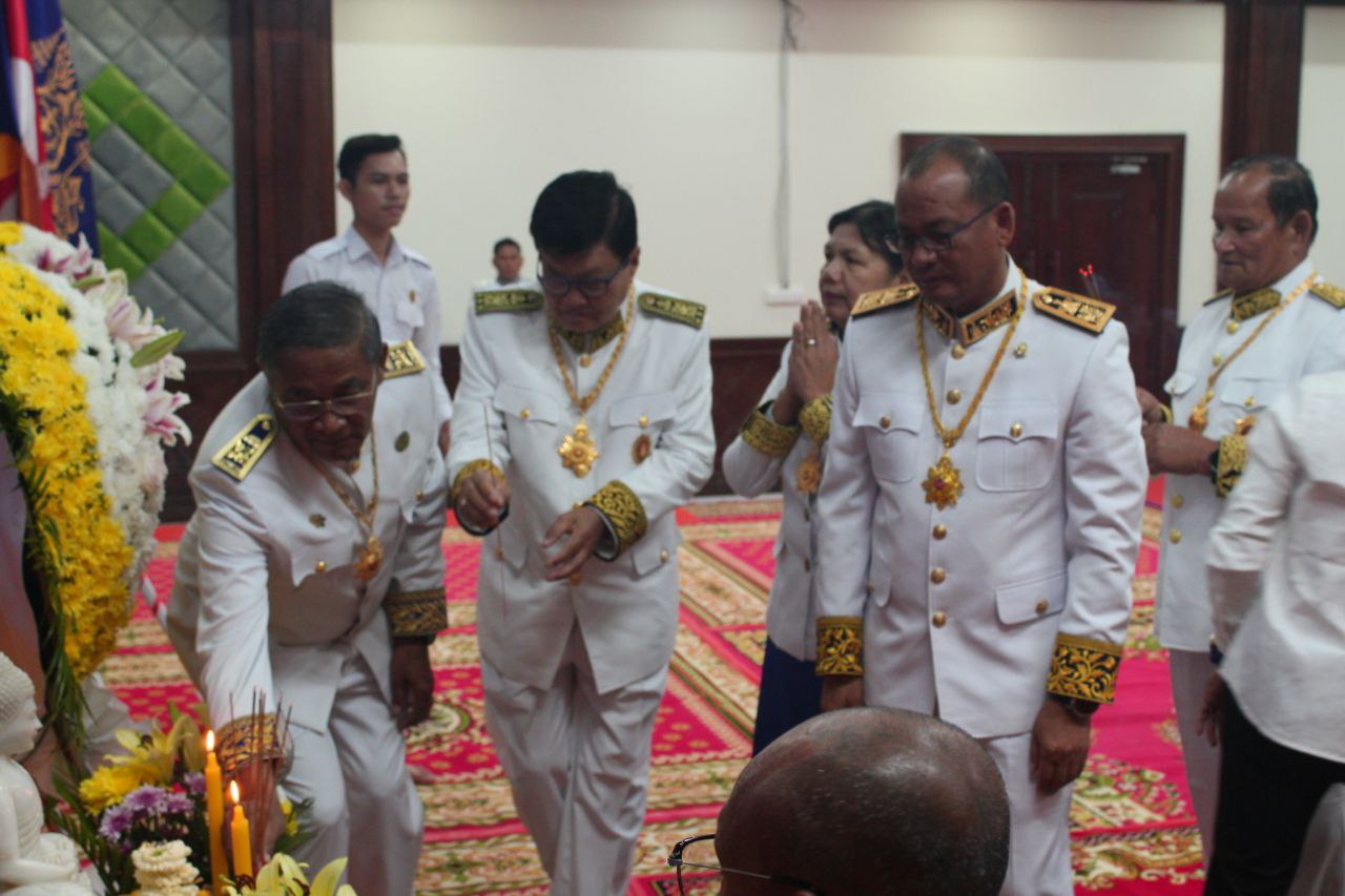 រដ្ឋបាលខេត្តកំពង់ឆ្នាំង ប្រារព្ធពិធីគោរពវិញ្ញាណក្ខន្ធព្រះបរមរតនកោដ្ឋ ខួបគម្រប់ ១៣ឆ្នាំ