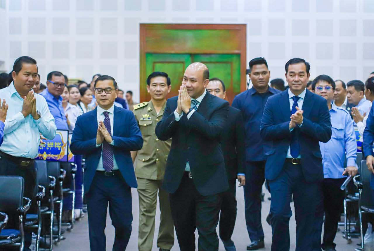 ឯកឧត្តមឧបនាយករដ្ឋមន្ត្រី ហ៊ុន ម៉ានី អញ្ជើញចូលរួម បើកសិក្ខាសាលាចែករំលែកបទពិសោធ នៃការគ្រប់គ្រង និងការផ្តល់សេវាសាធារណៈរបស់ជ័យលាភីអង្គភាពផ្តល់សេវាសាធារណៈគំរូក្នុងវិស័យសុខាភិបាល ឆ្នាំ២០២៤ (CPA3)