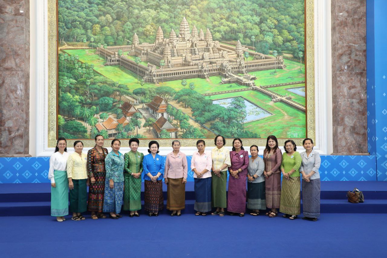 សម្តេច ម៉ែន សំអន លើកទឹកចិត្ត និងសកម្មភាពរបស់ស្រ្តី ក្នុងការចូលរួមលើកកម្ពស់ការប្រើប្រាស់ផលិតផលខ្មែរ