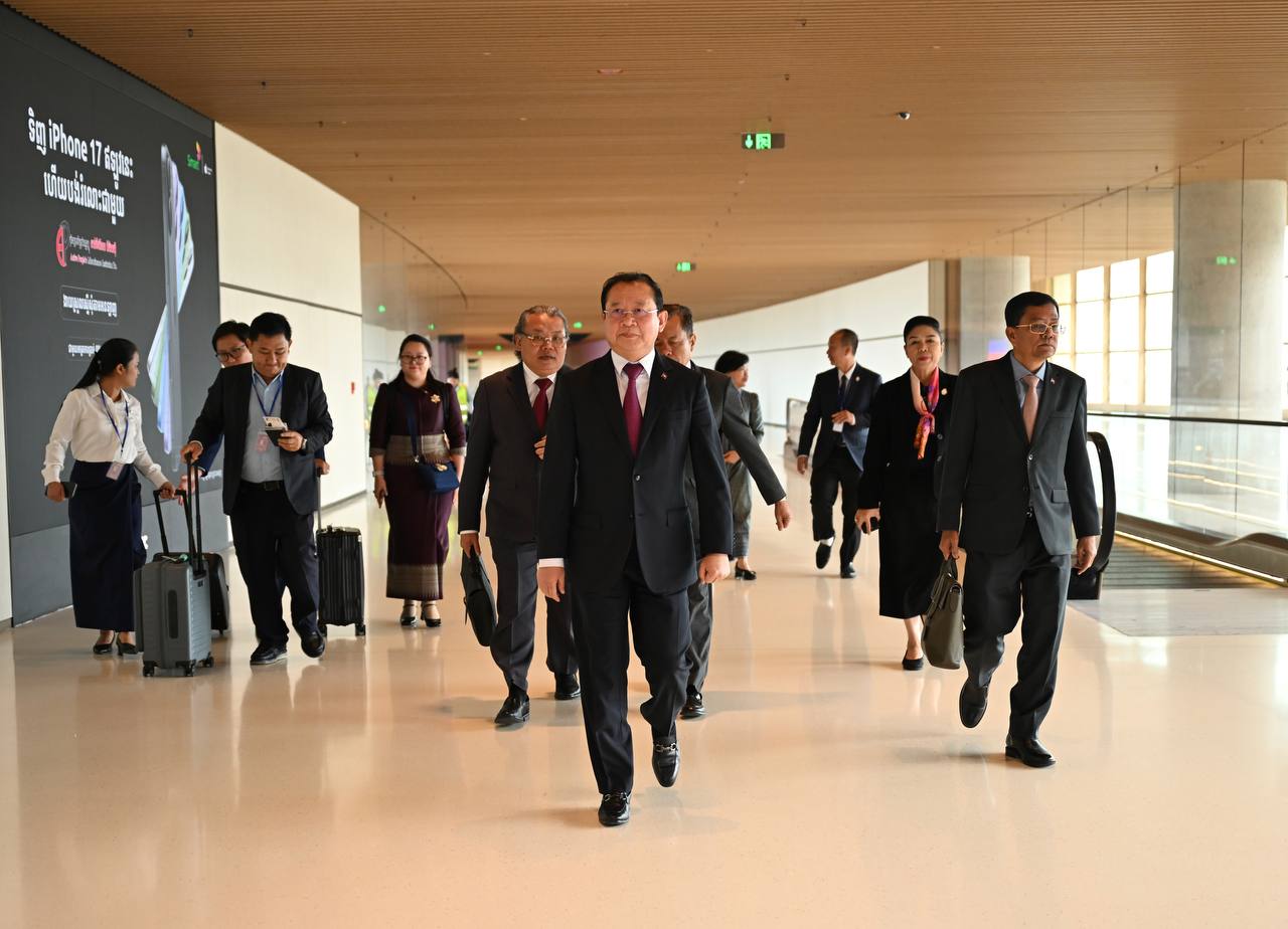 ឯកឧត្តមសាស្ត្រាចារ្យ ឈាង រ៉ា បាននាំមកនូវវឌ្ឍនភាព និងលទ្ធផលចម្បងៗ នៃកិច្ចប្រជុំលើកទី៧៦ របស់អង្គការសុខភាពពិភពលោក សម្រាប់តំបន់ប៉ាស៊ីហ្វិកខាងលិច នៅទីក្រុងណាឌី សាធារណរដ្ឋហ្វ៊ីជី