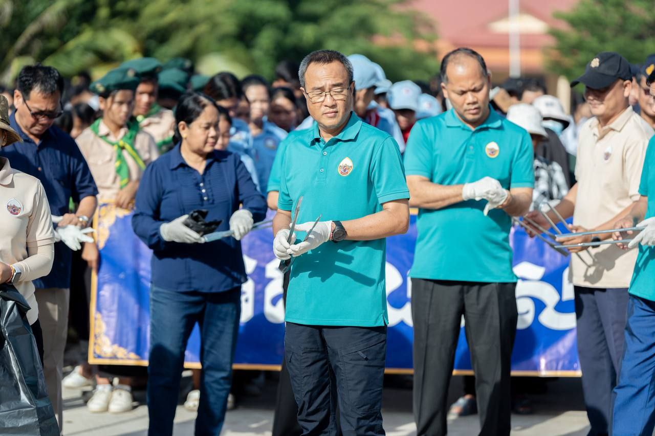 អភិបាលខេត្តព្រៃវែងដឹកនាំយុទ្ធនាការកសាងខេត្តព្រៃវែងស្អាត បៃតង និងចីរភាព