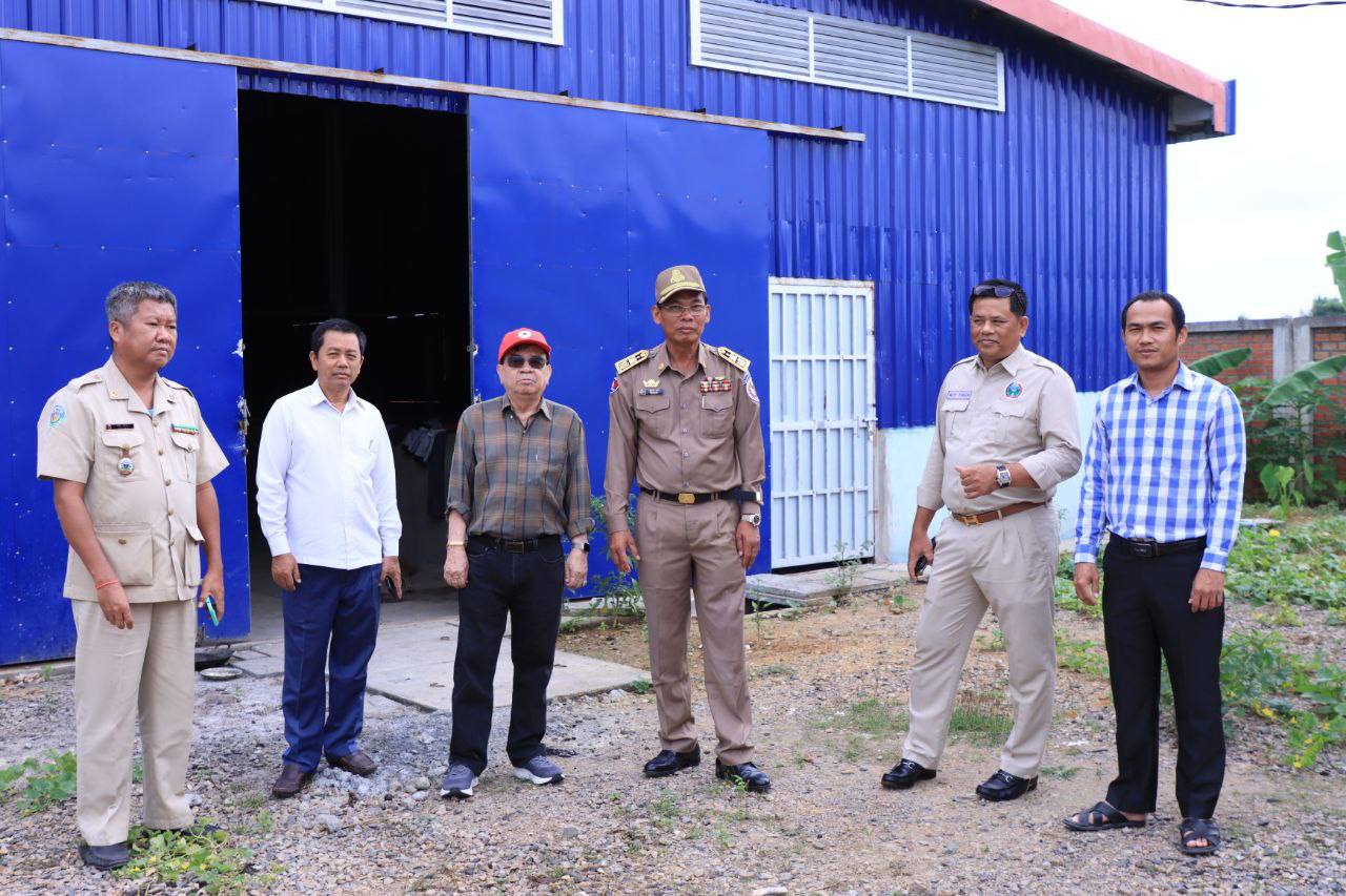 អាជ្ញាធរចុះបិទទីសត្តឃាតមួយកន្លែង ដោយ​ទុកពេលពីរសប្តាហ៍ដើម្បីបន្តច្បាប់និងប្តូរទីតាំង