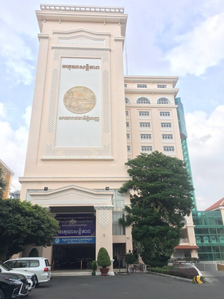 កំណាត់ផ្លូវ ៣ខ្សែ ក្នុងរាជធានីភ្នំពេញ នឹងត្រូវបញ្ចៀសចរាចរជាបណ្តោះអាសន្ន នៅសប្តាហ៍ក្រោយ ដើម្បីរៀបចំប្រារព្ធទិវាបុណ្យឯករាជ្យជាតិ ៩វិច្ឆិកា និងទិវាកំណើតនៃកងយោធពលខេមរភូមិន្ទ