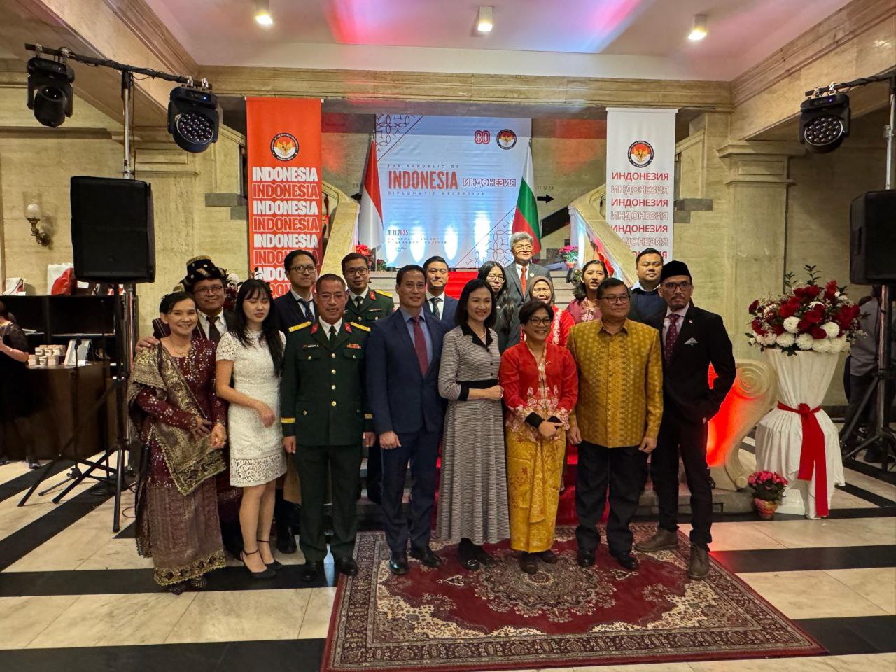 ឯកអគ្គរាជទូតខ្មែរ ប្រចាំនៅ ប៊ុលហ្គារី សម្តែងបទភ្លេងដែលបញ្ជាក់ពីប្រវត្តិទំនាក់ទំនងដ៏ល្អរវាង កម្ពុជា និងឥណ្ឌូនេស៊ី ប្រាប់ដល់ពិភពលោក